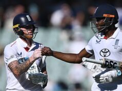 Ashes AO VIVO: Austrália espera acabar com a resistência da retaguarda de Ben Stokes e Jofra Archer enquanto a turnê pela Inglaterra está por um fio