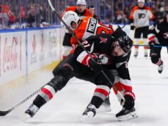 Conor Timmins, do Sabres, quebra a perna e deve perder de 6 a 8 semanas