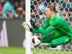 O goleiro do PSG, Safonov, fraturou a mão durante o heroísmo nos pênaltis