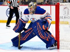 O recém-adicionado goleiro dos Oilers, Tristan Jarry (parte inferior do corpo) no IR