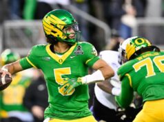 Oregon vence James Madison na estreia do College Football Playoff