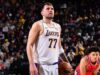 Lakers perde Luka Doncic devido a contusão na perna contra Clippers