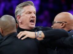 Chris Finch, do Timberwolves, multado em US$ 35 mil por briga com autoridades