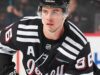 Jack Hughes retorna e marca na derrota do New Jersey Devils por 3 a 1
