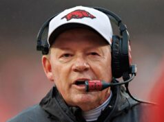 Fontes: Carolina do Norte trabalha para contratar Bobby Petrino como OC