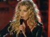 Incrível porque Faith Hill lançou “Where Are You Christmas” há 25 anos
