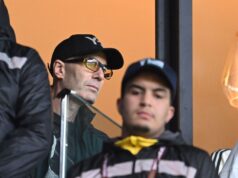 Zidane vê o filho Luca manter o placar limpo na vitória da Argélia