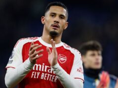 William Saliba busca quádruplo histórico para o Arsenal