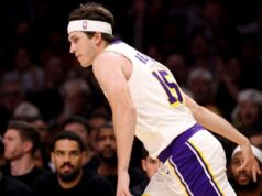 Austin Reaves, do Lakers, sai do jogo do dia de Natal devido a dores na panturrilha