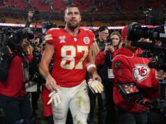 Emotional Kelce elogia Chiefs após possível último jogo em Arrowhead