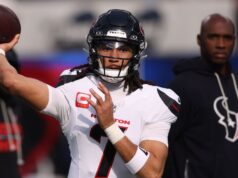 Acompanhe ao vivo: os texanos atacam primeiro no passe TD de 75 jardas de Stroud para Higgins