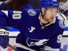 JJ Moser garante contrato de oito anos com Tampa Bay Lightning
