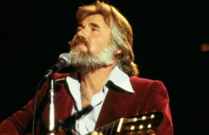 Você sabia que no ponto mais baixo de sua carreira, Kenny Rogers quase deixou a música?