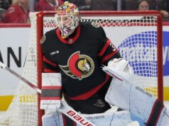 O goleiro dos senadores, Linus Ullmark, tira licença pessoal