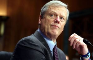 Charlie Baker da NCAA: Jogadores com contratos da NBA não elegíveis