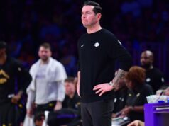 JJ Redick diz que a arbitragem afetou o Lakers na derrota para o Pistons