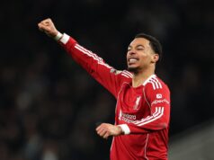 Ekitike e Isak ajudam o Liverpool a superar o Tottenham, com nove jogadores | Notícias de futebol