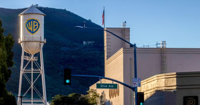 251204-warner-bros-ch-2127-c0d0fb.jpg