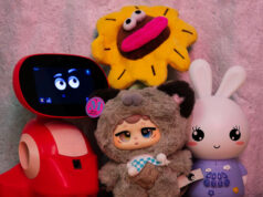 Muitos brinquedos de IA afirmam usar chatbots para adultos e adolescentes