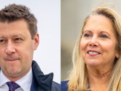 Os democratas afirmam que os projetos são financiados por um projeto de lei contra o qual votaram