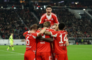 Três coisas que aprendemos na conferência da 13ª jornada da Bundesliga: o Bayern de Munique venceu o Estugarda, jogadas tardias e vitórias para equipas sem treinador