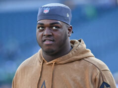 Manchetes dos Cowboys: escolhas posicionais de Tyler Smith; A briga de Cooper Beebe com Chargers