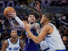 Hornets venceu o Magic por 120-105 depois que o novato Kon Neupel torceu o tornozelo no primeiro tempo