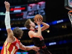 Gidey e White ajudaram os Bulls a recuperar de uma desvantagem de 10 pontos para vencer os Hawks por 126-123.