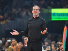 O técnico do Cavs, Kenny Atkinson, busca inspiração nos pais