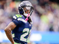 O TD de retorno do punt de 58 jardas de Rasheed Shahid reduziu a vantagem dos Rams para 30-22.