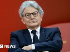 EUA negam vistos a ex-comissário da UE e outros por causa de regras de mídia social