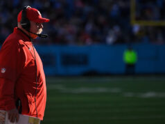 Andy Reid planeja retornar como treinador principal na próxima temporada