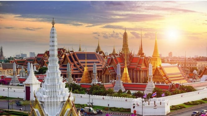 5d9c22feed0fc-10-destinasi-wisata-di-bangkok-yang-wajib-dikunjungi_665_374.jpg