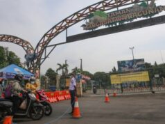 Ragunan fica lotado durante as férias de Natal, prevê-se que os visitantes lotem até o Ano Novo