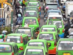 O transporte público na rota Puncak Setop opera nos dias 24, 25 e 30, 31 de dezembro, o motorista recebe IDR 200 mil por dia