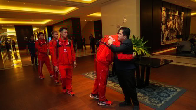 67d787aed624a-ketua-umum-pssi-erick-thohir-lepas-pemain-timnas-indonesia_665_374.jpeg