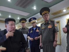 Kim Jong Un pede aumento da produção de mísseis norte-coreanos