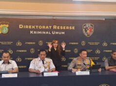 A resposta é levar a polícia até Roy Suryo Cs se eles se opuserem a ser suspeitos