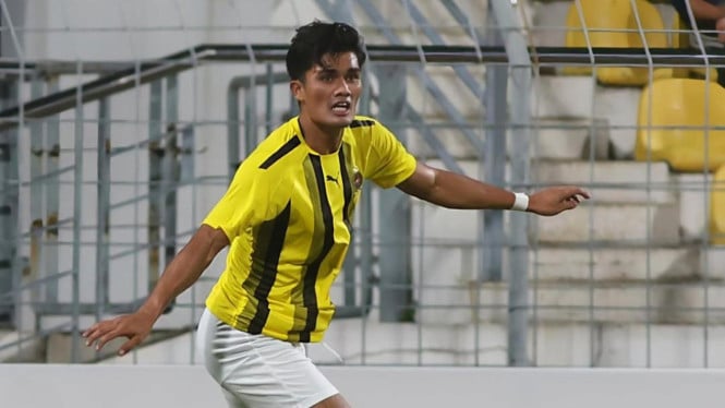 694779be956b4-striker-dpmm-ramadhan-sananta_665_374.jpg