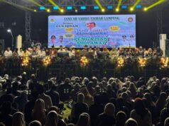 Milhares de congregantes assistem à recitação de Gus Ikhdam, Regente de East Lampung: A importância de manter a unidade
