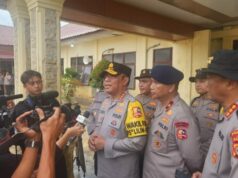 Polícia Nacional mobiliza centenas de funcionários e dezenas de veículos para restaurar Aceh Tamiang pós-desastre