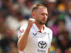 Ashes: Tongue ataca duas vezes na vitória da Inglaterra sobre a Austrália por 34-3