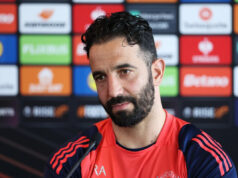 O jornalista partilhou um “rumor bastante credível”, afirmando que o jogador de 24 anos estava “muito interessado” numa transferência para o Manchester United.