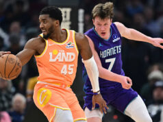 Mitchell marcou 30 pontos na vitória do Cavaliers sobre o Hornets por 139-132, encerrando uma seqüência de três derrotas consecutivas