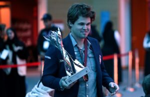 Magnus Carlsen da Noruega conquistou o 20º título mundial de xadrez