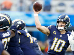 Os Chargers reduziram a vantagem dos Texans para 17-10 no final do terceiro quarto