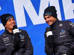 Carlos Sainz e Alex Albon revivem momento caótico do desfile de pilotos de Interlagos