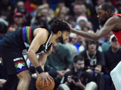 Reação instantânea Nuggets-Rockets: o ataque de Denver seca