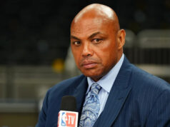 Charles Barkley reclama dos “porcos” da NFL monopolizando o Natal