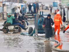 Os ataques israelenses a Gaza são implacáveis enquanto os deslocados enfrentam campos inundados | Notícias do conflito Israel-Palestina
